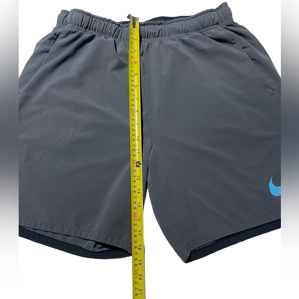 Nike Men Shorts Size Large - Picture 3 of 8